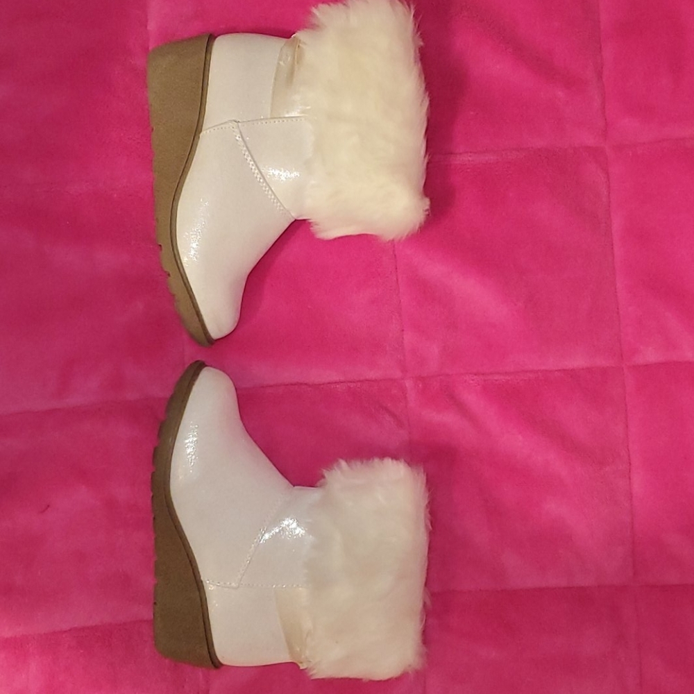 White ankle fur boots